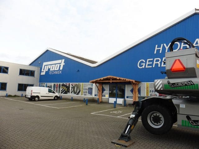 Renovatie Kantoor Groot | Voor dak, gevel en totaalbouw