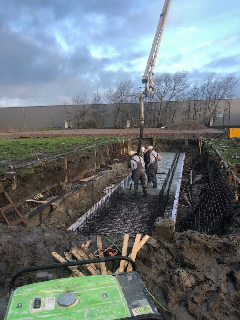 Nieuwbouw Kees Koopman Transport | Voor dak, gevel en totaalbouw