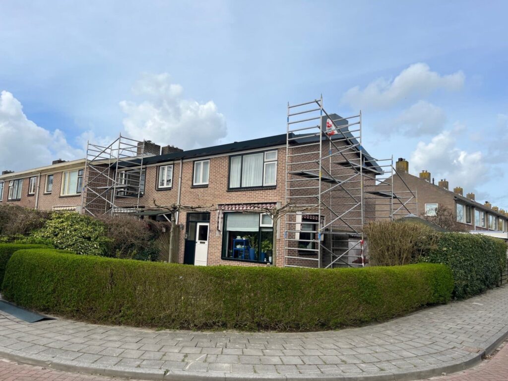 Noord Scharwoude | Voor dak, gevel en totaalbouw