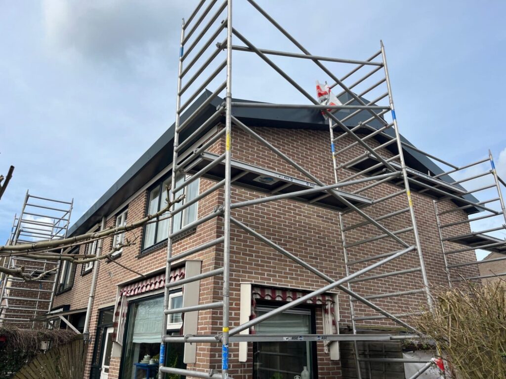Noord Scharwoude | Voor dak, gevel en totaalbouw