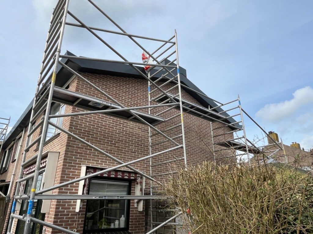 Noord Scharwoude | Voor dak, gevel en totaalbouw