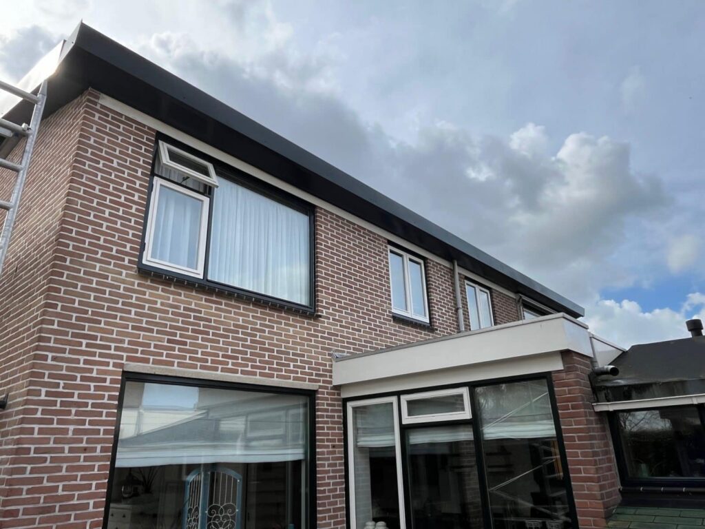Noord Scharwoude | Voor dak, gevel en totaalbouw
